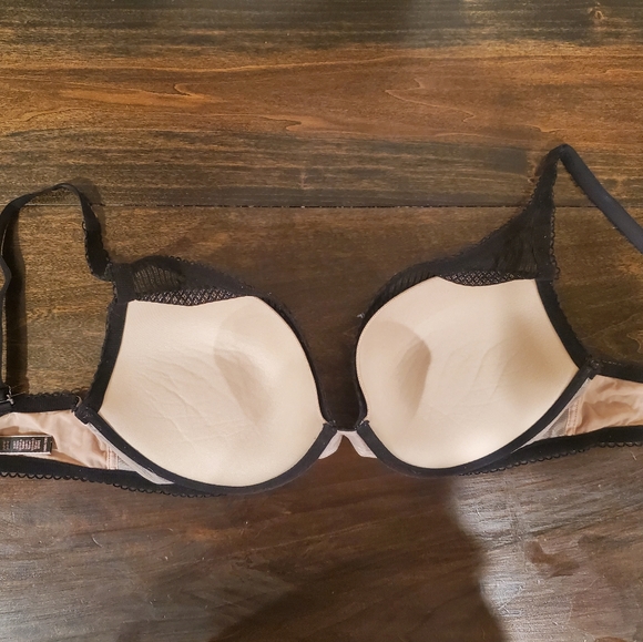 Victoria's Secret Black Lace Push Up Bra (36DD) - Picture 3 of 5